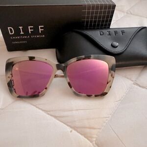Diff Eyewear - Becky II Cream Tortoise Pink Mirror Sunglasses
